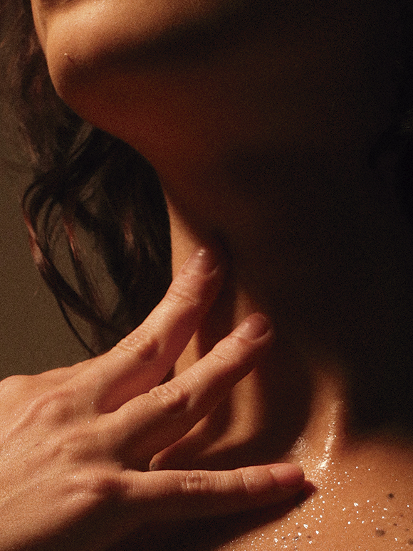Neckline & Light